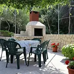Apartman By The Sea Zuljana, Peljesac - 10207 *